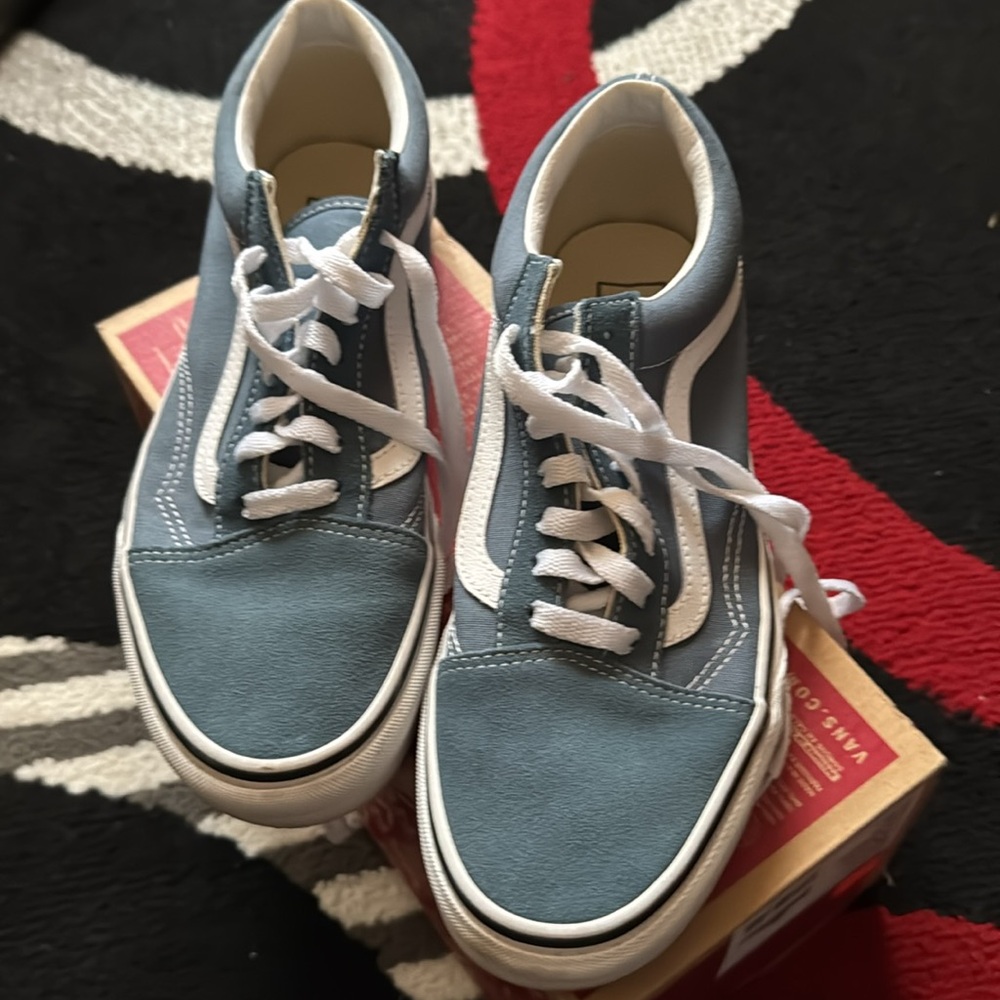 Vans Women's Sneakers - Blue and White